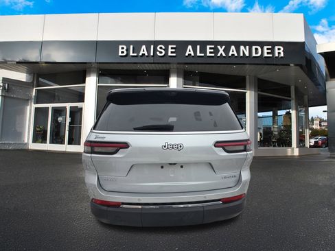 Used 2024 Jeep Grand Cherokee L Limited w/ Luxury Tech Group II image 6