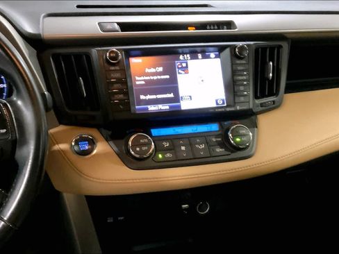 Used 2018 Toyota RAV4 XLE image 6