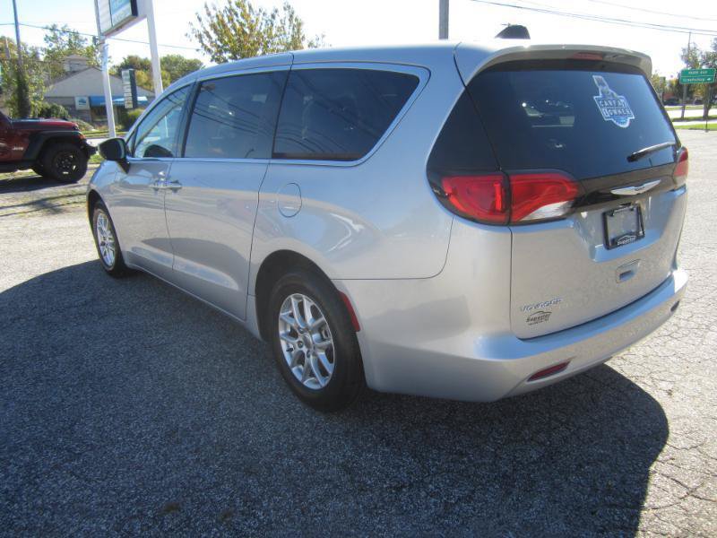 Used 2023 Chrysler Voyager LX FWD image 6