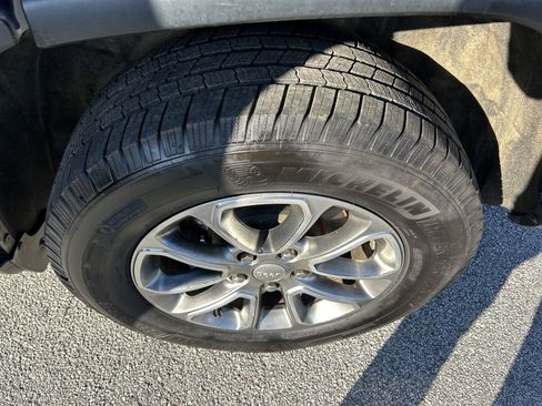 Used 2014 Jeep Grand Cherokee Limited image 36