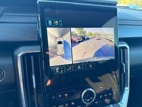 Used 2025 GMC Acadia Elevation image 15