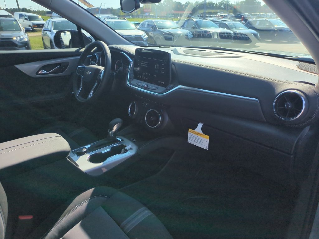 New 2026 Chevrolet Blazer LT w/ Convenience Package FWD image 33