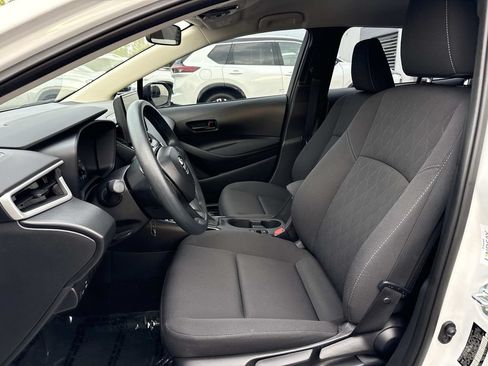 Used 2025 Toyota Corolla LE FWD image 9