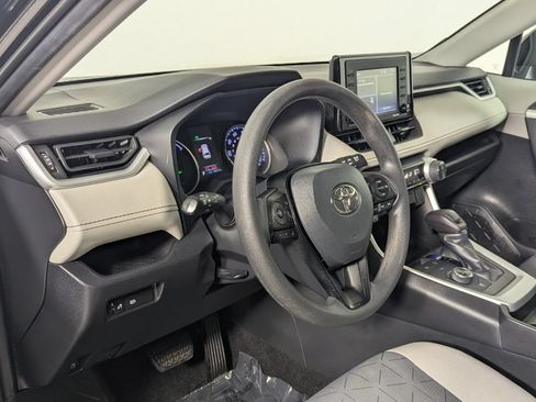 Used 2020 Toyota RAV4 XLE AWD/4WD image 11