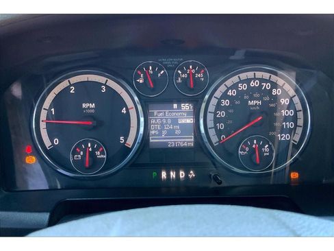 Used 2011 RAM 4500 4x4 Crew Cab w/ ST Decor Group image 21