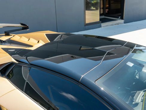 Used 2020 Lamborghini Aventador SVJ AWD/4WD image 55