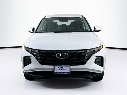 Used 2023 Hyundai Tucson SE image 2