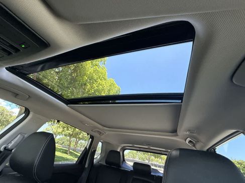 Used 2021 Nissan Rogue SL FWD image 16