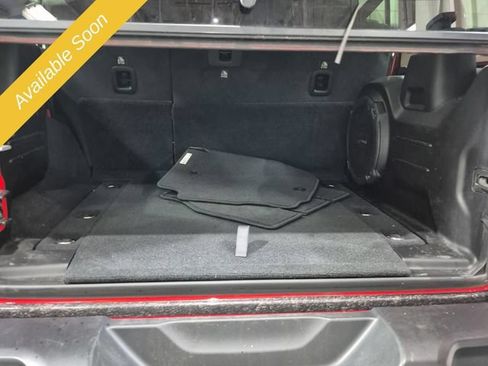 Used 2022 Jeep Wrangler Unlimited Rubicon w/ Dual Top Group AWD/4WD image 10