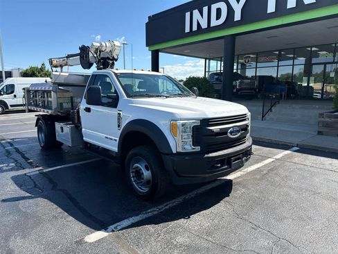 Used 2017 Ford F550 2WD Regular Cab Super Duty image 2