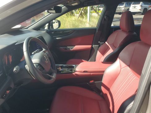 Used 2024 Lexus NX 250 FWD image 15