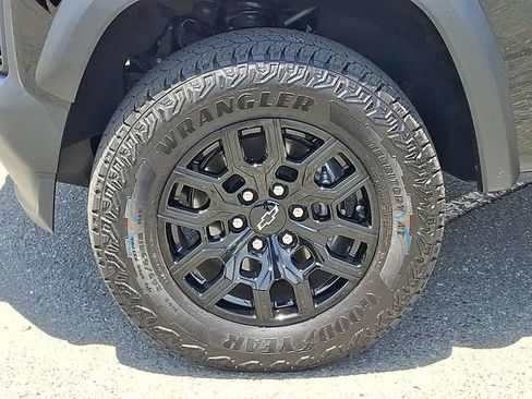 Used 2026 Chevrolet Colorado Trail Boss AWD/4WD image 30