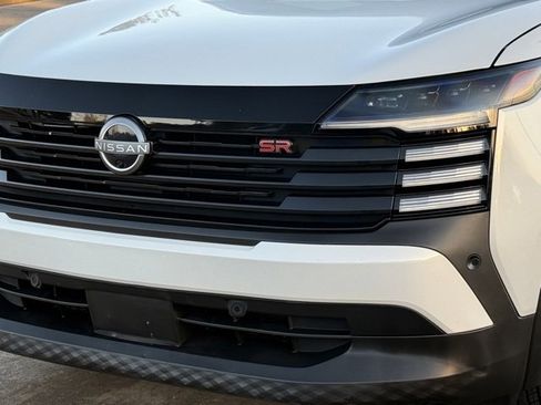 Used 2025 Nissan Kicks SR image 5