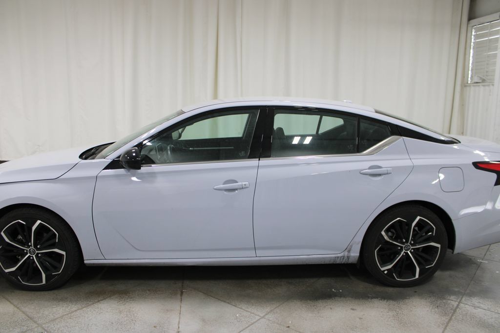 Used 2024 Nissan Altima 2.5 SR FWD image 6
