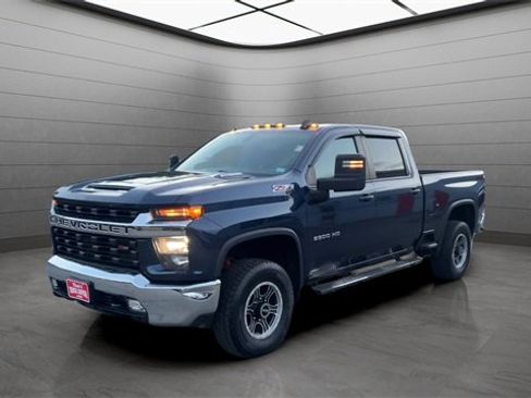 Used 2021 Chevrolet Silverado 2500 LT w/ Convenience Package image 16