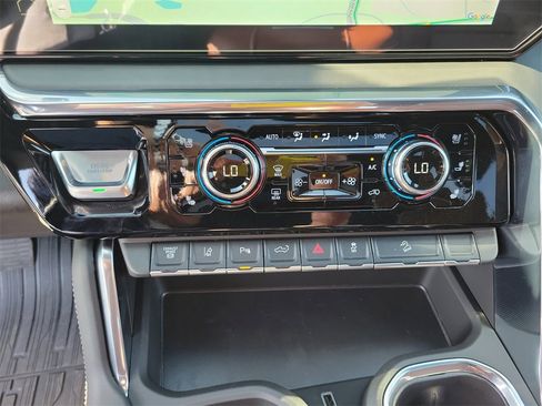 New 2025 GMC Sierra 3500 Denali Ultimate image 31