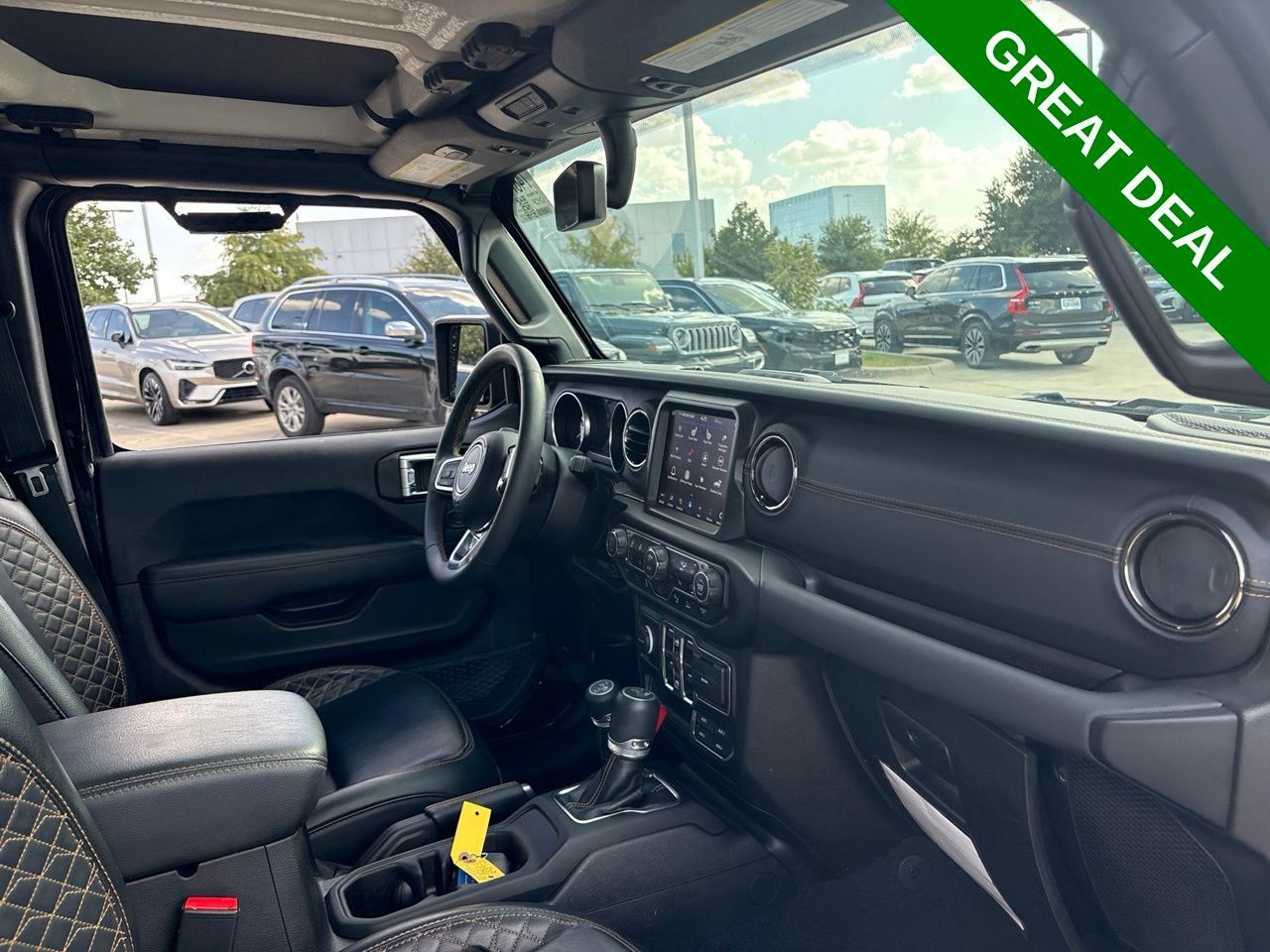 Used 2023 Jeep Wrangler Unlimited Sahara AWD/4WD image 15