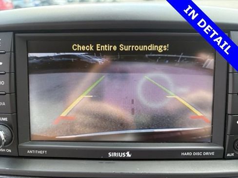 Used 2015 Chrysler Town & Country Touring FWD image 33