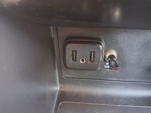 Used 2020 Chevrolet Colorado LT w/ Safety Package image 27