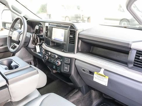 New 2026 Ford F250 XL w/ XL Chrome Package image 21