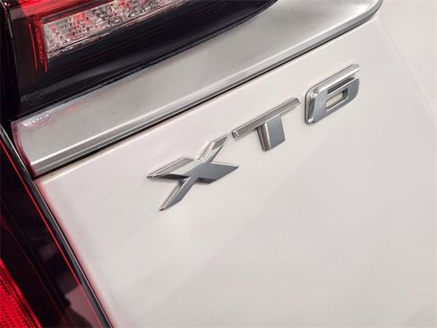 Used 2021 Cadillac XT6 Premium Luxury image 13