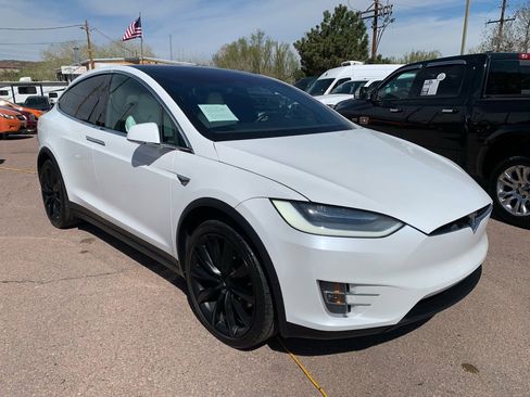 Used 2019 Tesla Model X 75D AWD/4WD image 1