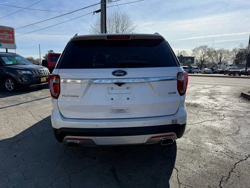 Used 2017 Ford Explorer Platinum image 4