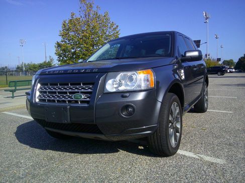 Used 2010 Land Rover LR2 HSE image 30