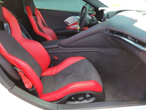 Used 2024 Chevrolet Corvette Z06 RWD image 11