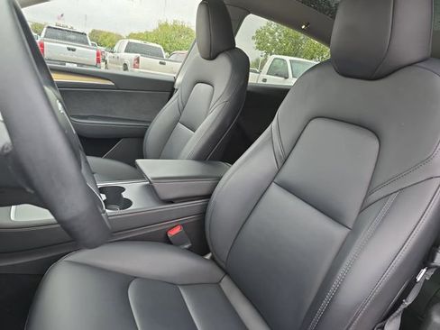 Used 2023 Tesla Model Y Long Range image 15