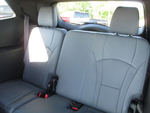 Used 2024 Buick Enclave Premium w/ Experience Buick Package AWD/4WD image 21