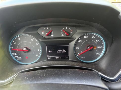 Used 2020 Chevrolet Equinox LS w/ LS Convenience Package FWD image 34