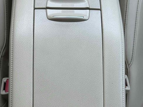 Used 2019 Toyota Highlander XLE image 22