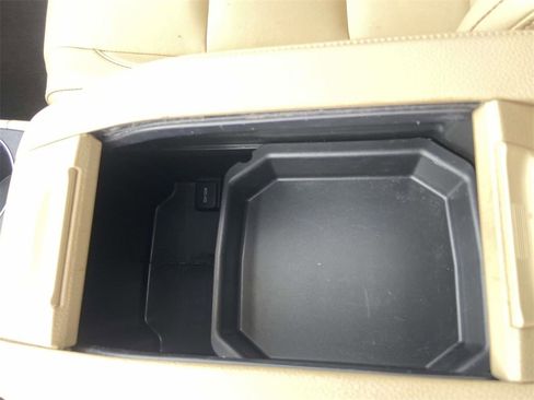 Used 2018 Toyota Highlander XLE image 28