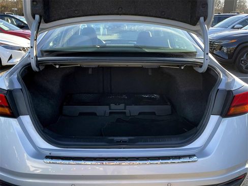 Used 2019 Nissan Altima 2.5 SV image 6