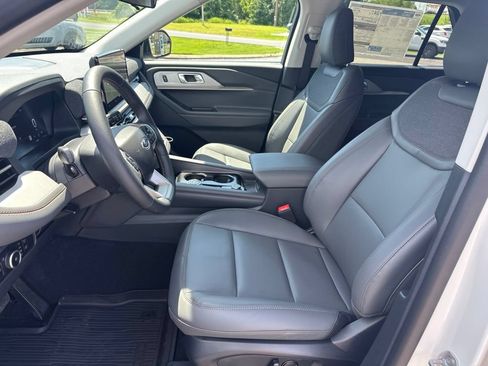 New 2026 Ford Explorer Active w/ Active Comfort Package RWD image 15