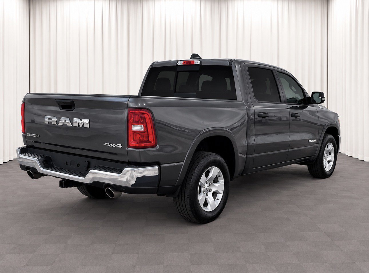 Used 2025 RAM 1500 Big Horn AWD/4WD image 3