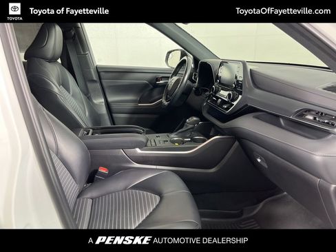 Used 2021 Toyota Highlander XSE image 7