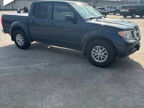 Used 2019 Nissan Frontier SV RWD image 3