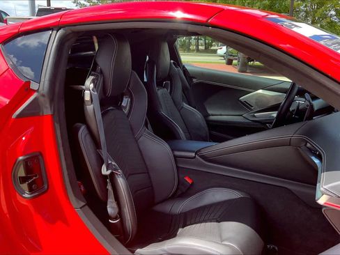 Used 2025 Chevrolet Corvette Stingray Premium Cpe w/ 3LT image 8