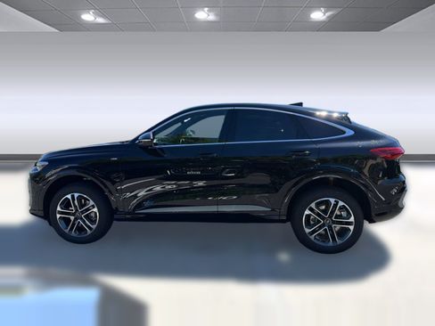 Used 2026 Audi Q5 Premium Plus AWD/4WD image 2