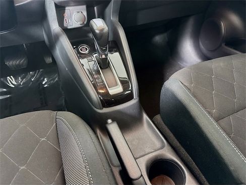 Used 2020 Nissan Kicks S image 24