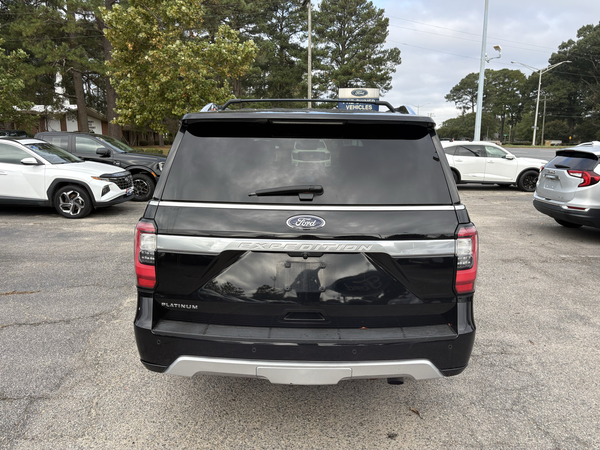 Used 2019 Ford Expedition Platinum AWD/4WD image 6