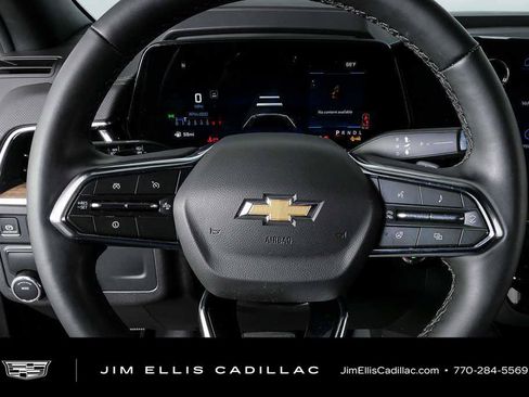 Used 2025 Chevrolet Tahoe High Country RWD image 9
