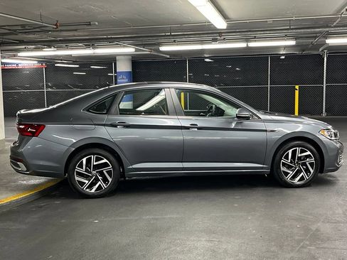 Used 2024 Volkswagen Jetta SEL FWD image 39