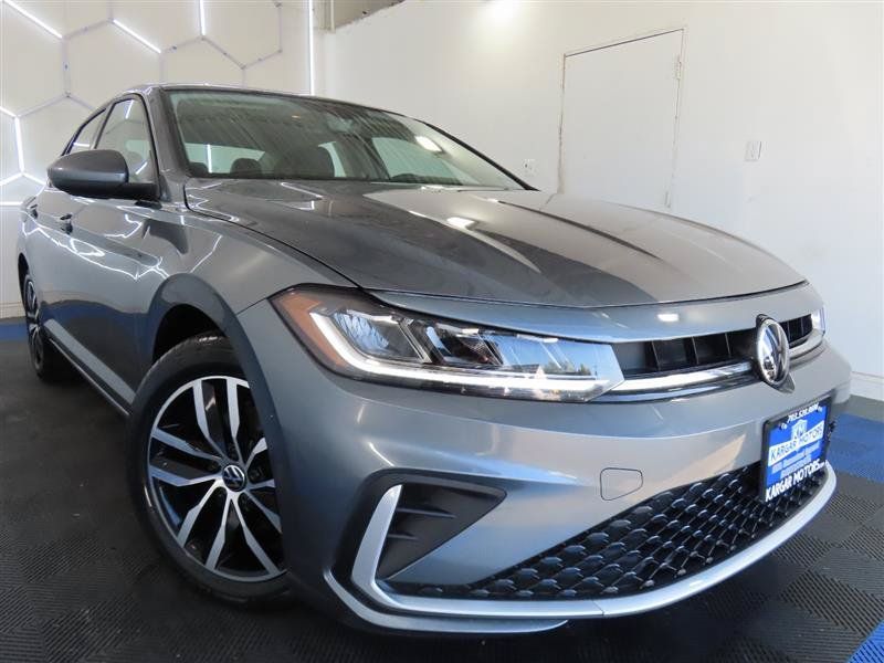 Used 2026 Volkswagen Jetta SE FWD image 3