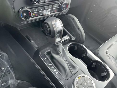 New 2025 Ford Bronco Badlands image 24
