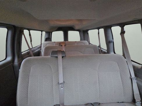 Used 2017 Chevrolet Express 3500 LT w/ LT Preferred Equipment Group image 22