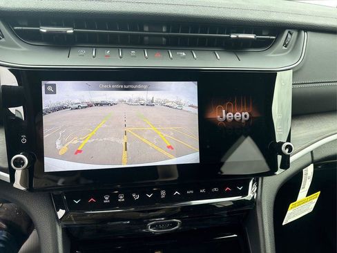 New 2026 Jeep Grand Cherokee Limited w/ Limited Altitude Package AWD/4WD image 27
