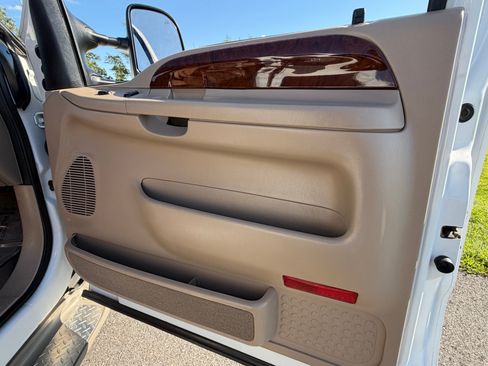 Used 2004 Ford F250 XL AWD/4WD image 16